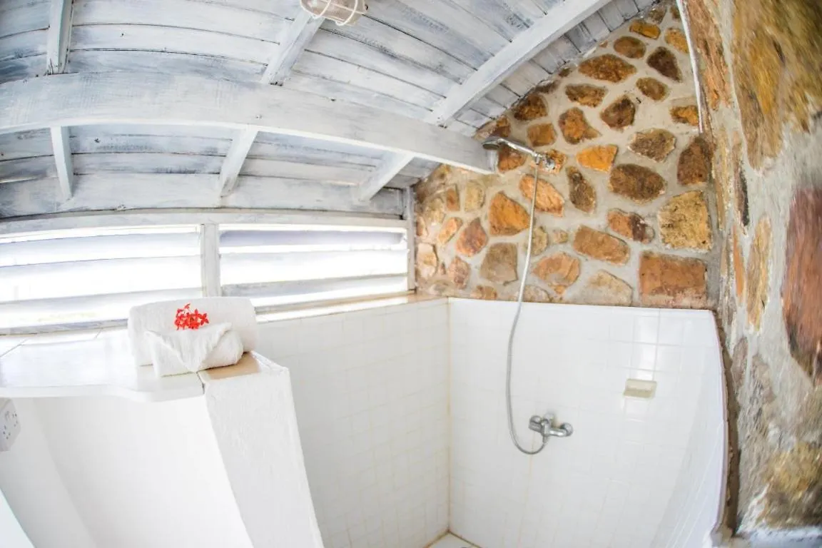 Hotel Beach Cottages - 200 Meters From Town Center Cliftons Saint Vincent i Grenadyny